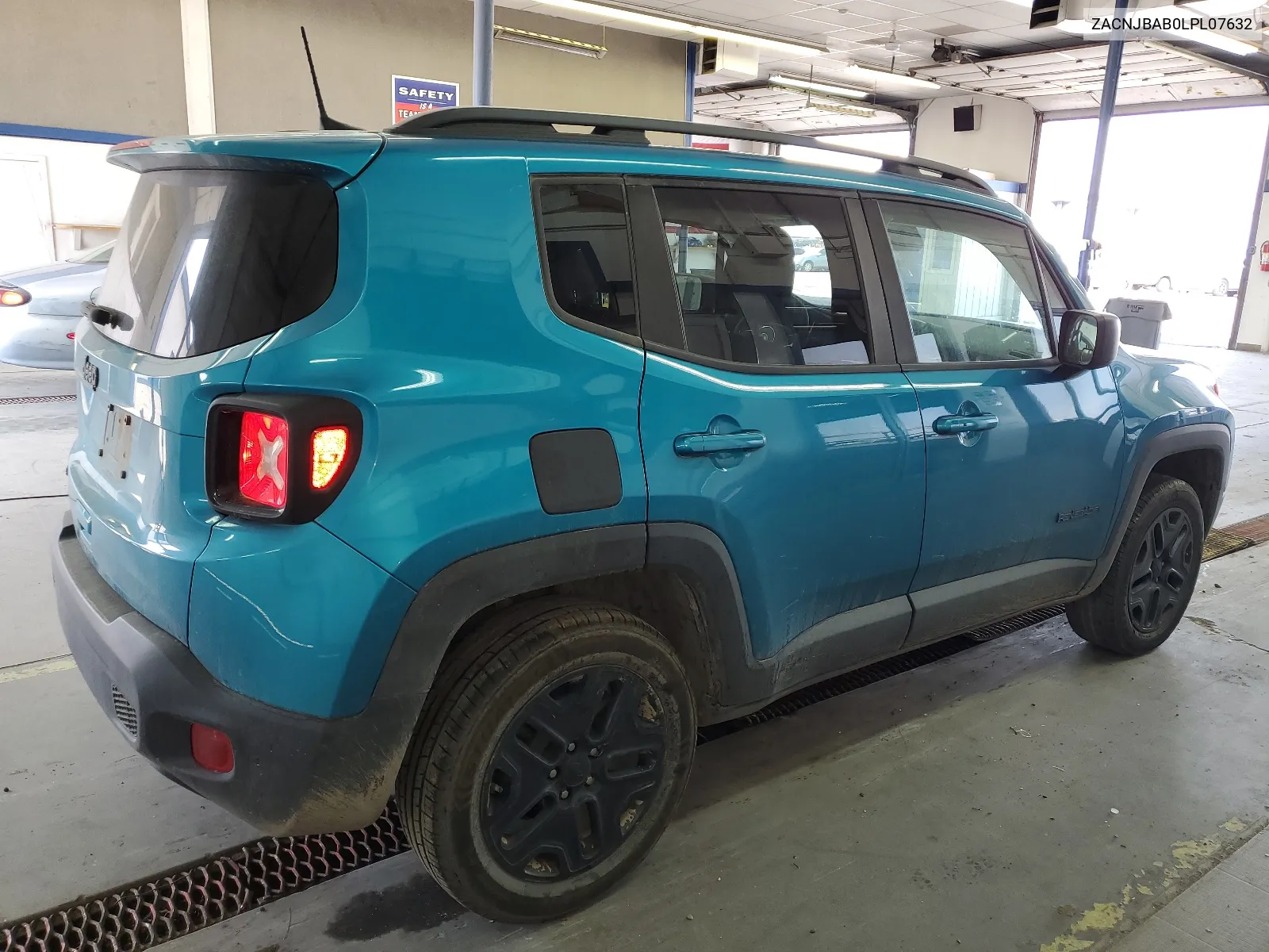 ZACNJBAB0LPL07632 2020 Jeep Renegade Sport