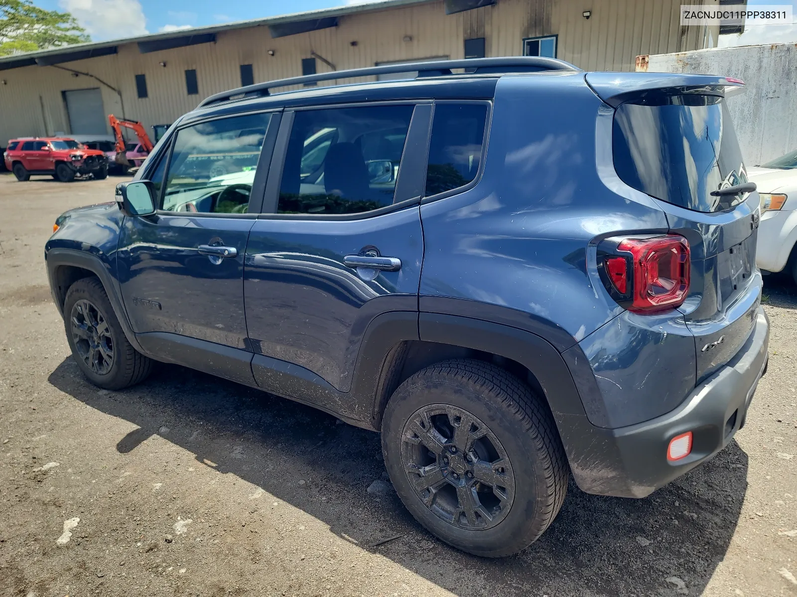 ZACNJDC11PPP38311 2023 Jeep Renegade Trailhawk