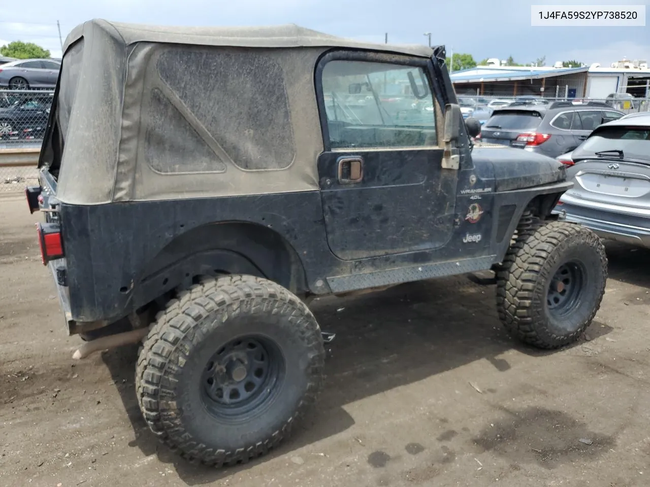 2000 Jeep Wrangler / Tj Sahara VIN: 1J4FA59S2YP738520 Lot: 63292284