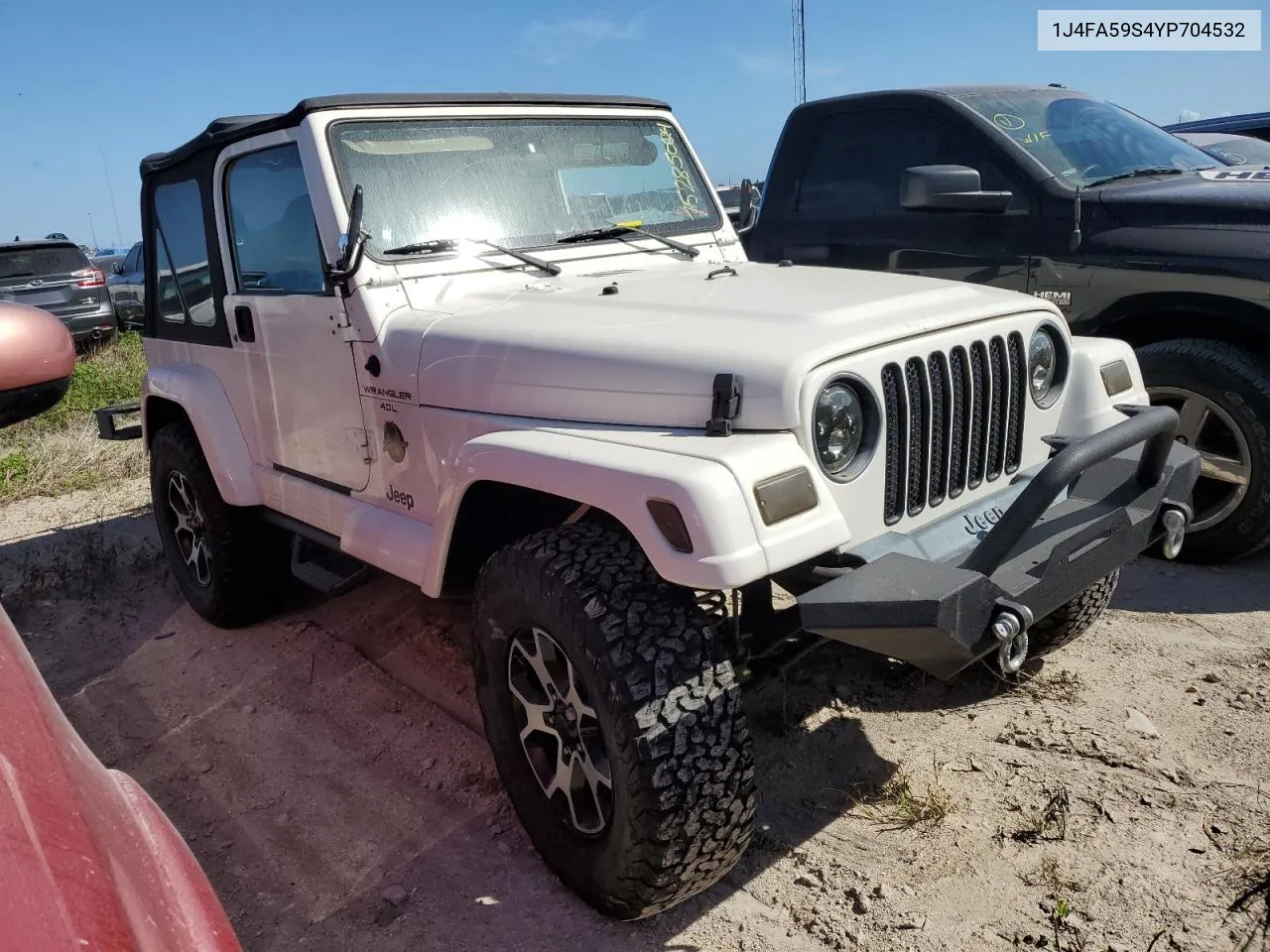 2000 Jeep Wrangler / Tj Sahara VIN: 1J4FA59S4YP704532 Lot: 75285024