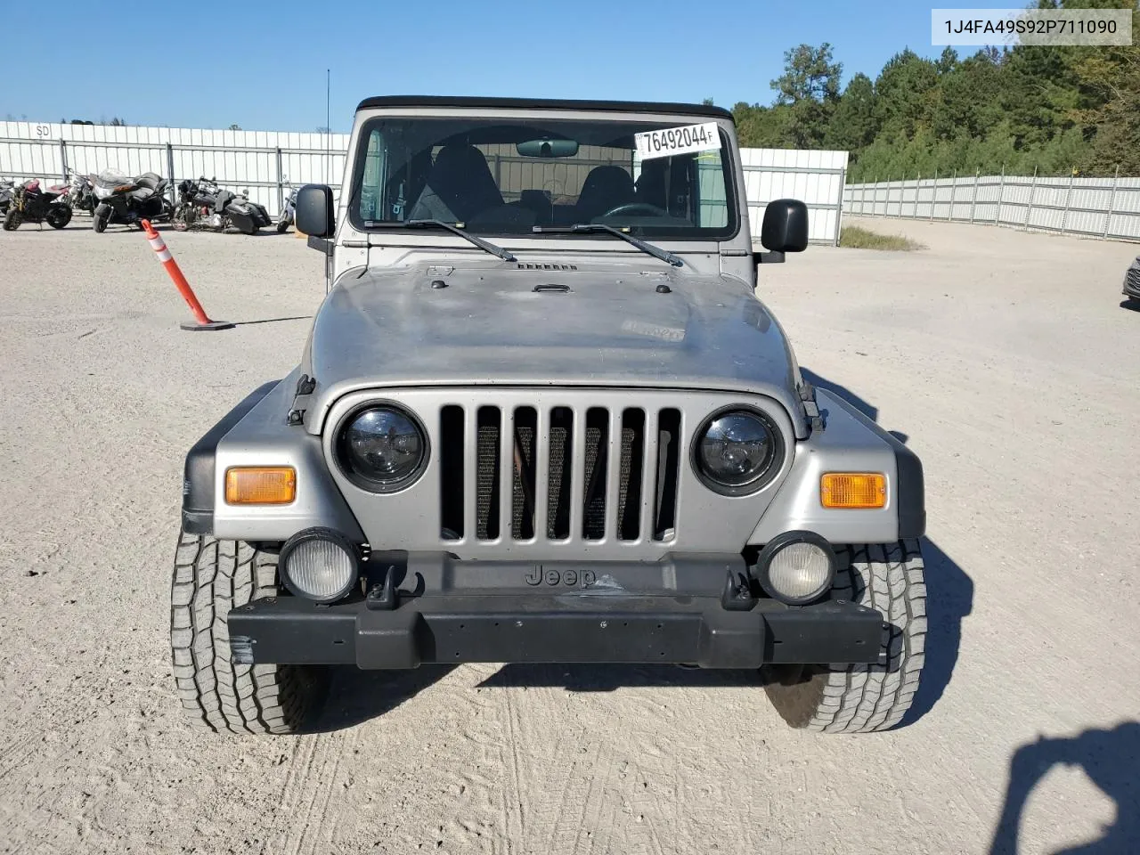 2002 Jeep Wrangler / Tj Sport VIN: 1J4FA49S92P711090 Lot: 76492044