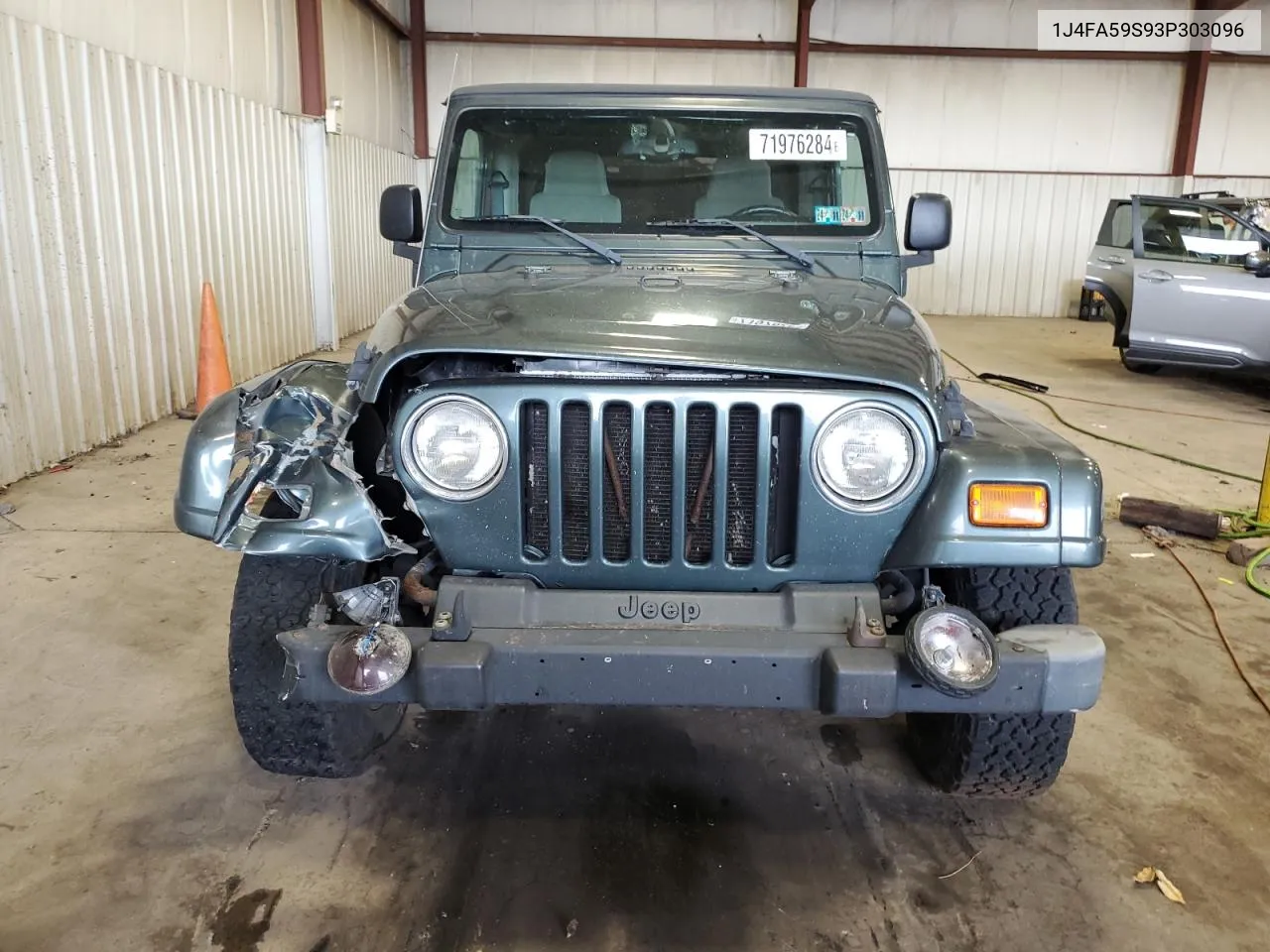 1J4FA59S93P303096 2003 Jeep Wrangler / Tj Sahara