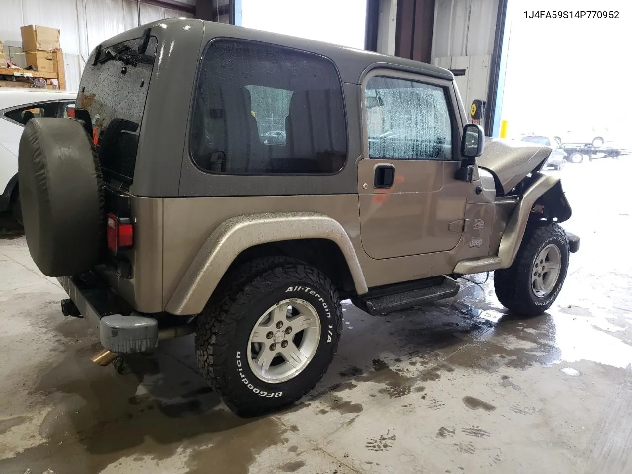 2004 Jeep Wrangler / Tj Sahara VIN: 1J4FA59S14P770952 Lot: 66498694