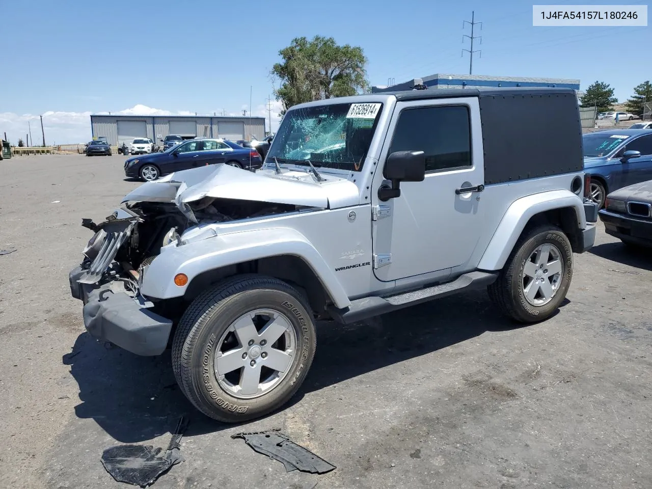 1J4FA54157L180246 2007 Jeep Wrangler Sahara