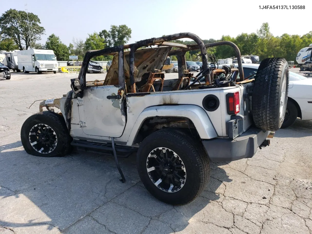 2007 Jeep Wrangler Sahara VIN: 1J4FA54137L130588 Lot: 68255324