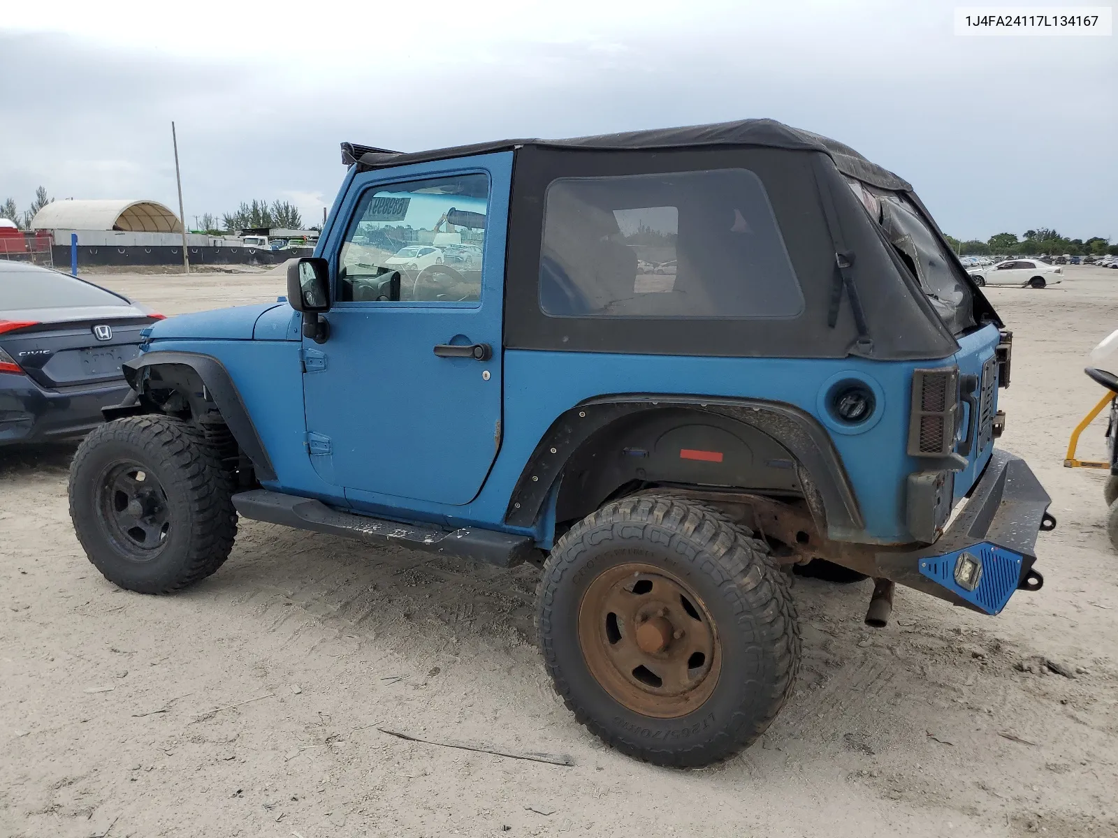 2007 Jeep Wrangler X VIN: 1J4FA24117L134167 Lot: 68989974