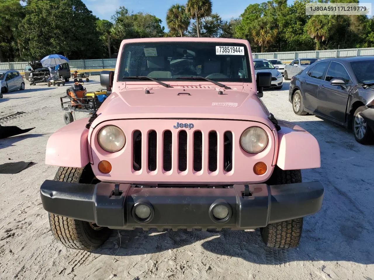 2007 Jeep Wrangler Sahara VIN: 1J8GA59117L219779 Lot: 73851944