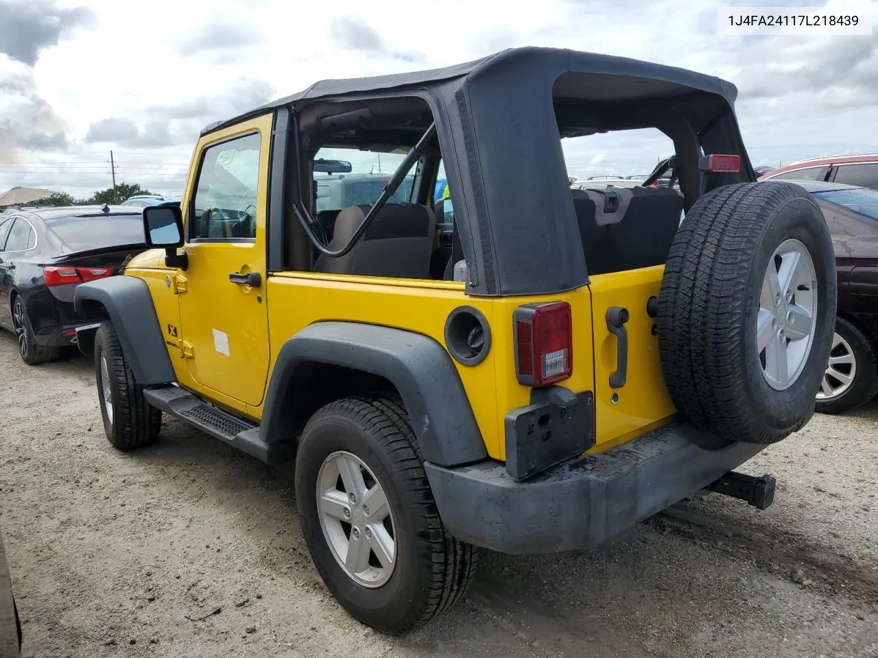 2007 Jeep Wrangler X VIN: 1J4FA24117L218439 Lot: 74897364