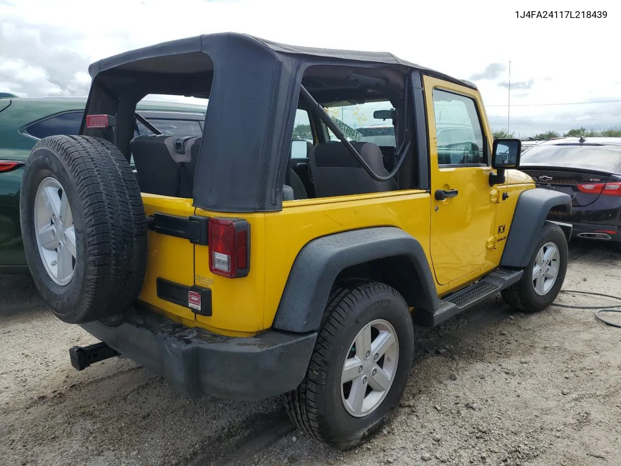 2007 Jeep Wrangler X VIN: 1J4FA24117L218439 Lot: 74897364