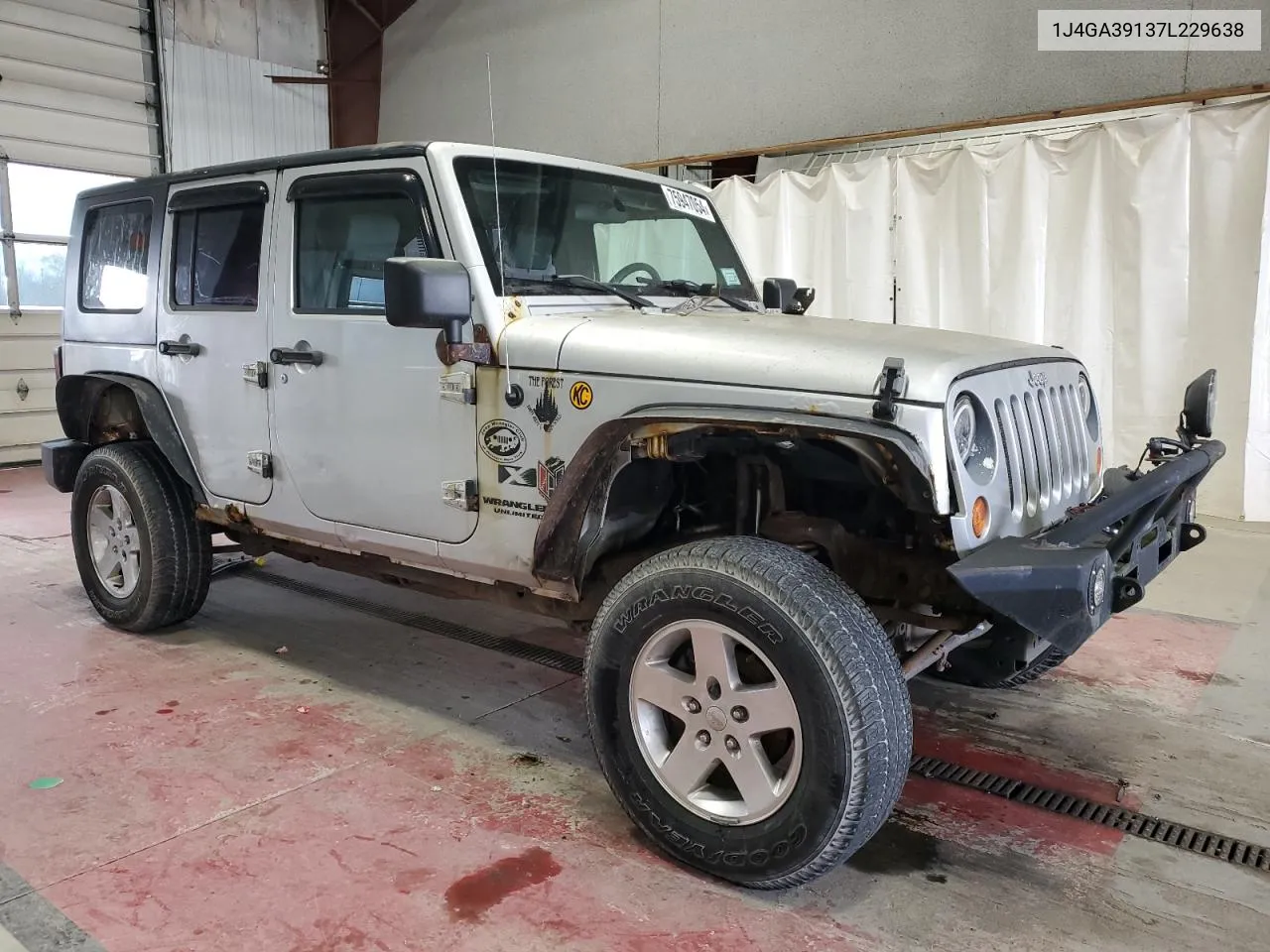 2007 Jeep Wrangler X VIN: 1J4GA39137L229638 Lot: 75947054