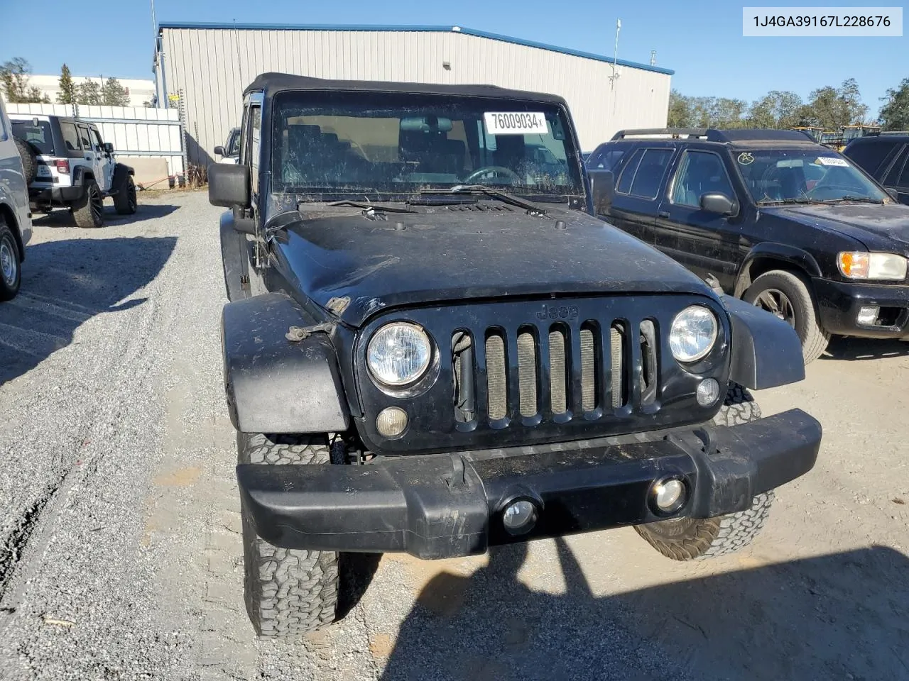 2007 Jeep Wrangler X VIN: 1J4GA39167L228676 Lot: 76009034