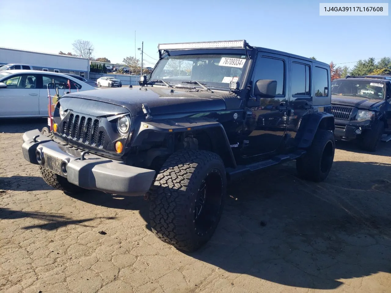 2007 Jeep Wrangler X VIN: 1J4GA39117L167608 Lot: 76709334