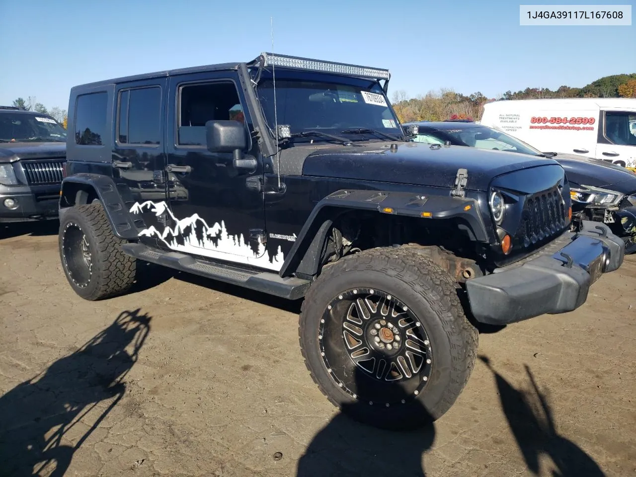 2007 Jeep Wrangler X VIN: 1J4GA39117L167608 Lot: 76709334