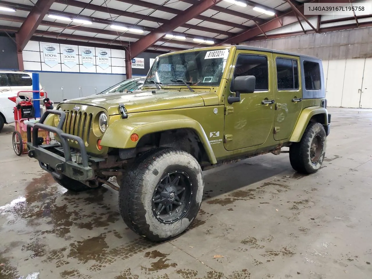 2007 Jeep Wrangler X VIN: 1J4GA39167L195758 Lot: 81823214