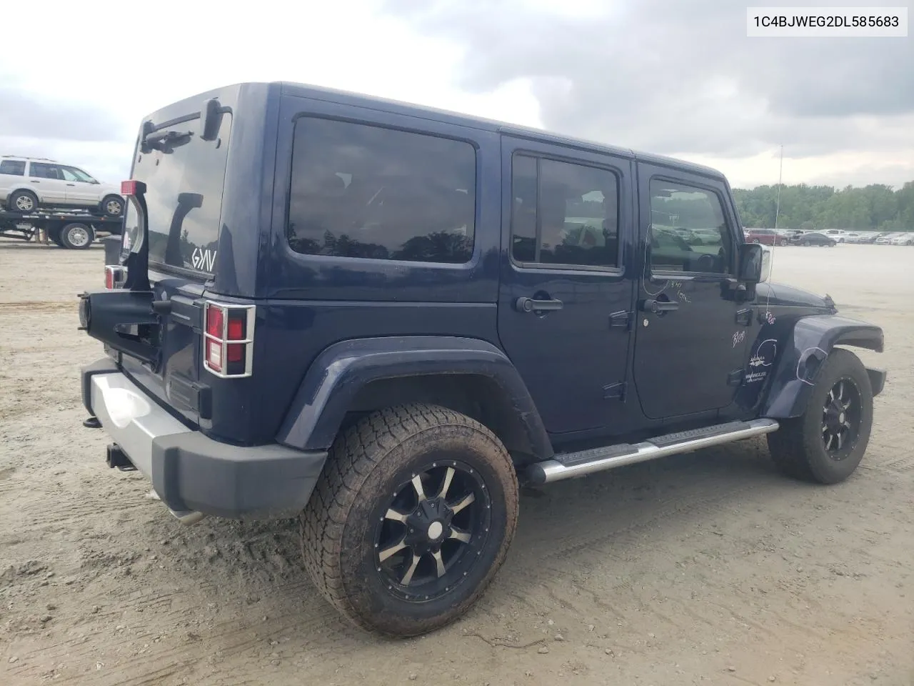 1C4BJWEG2DL585683 2013 Jeep Wrangler Unlimited Sahara