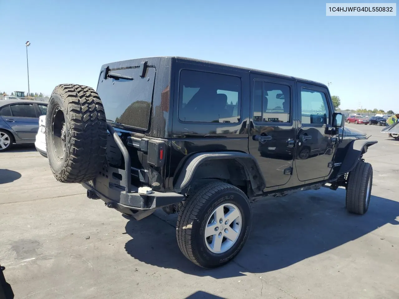 1C4HJWFG4DL550832 2013 Jeep Wrangler Unlimited Rubicon