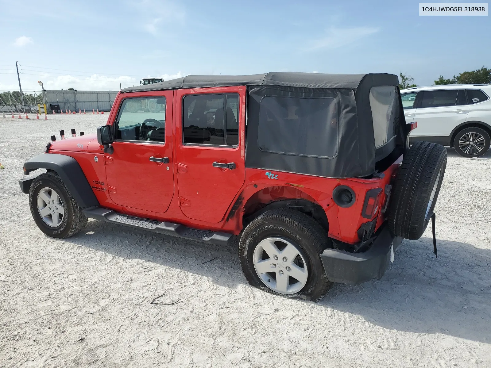 2014 Jeep Wrangler Unlimited Sport VIN: 1C4HJWDG5EL318938 Lot: 63800204