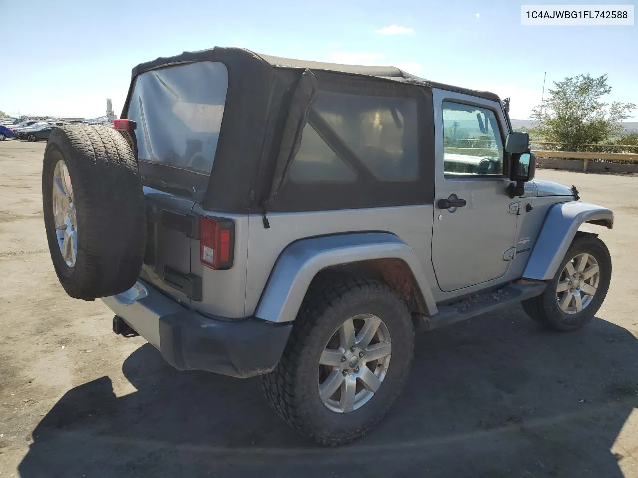 1C4AJWBG1FL742588 2015 Jeep Wrangler Sahara