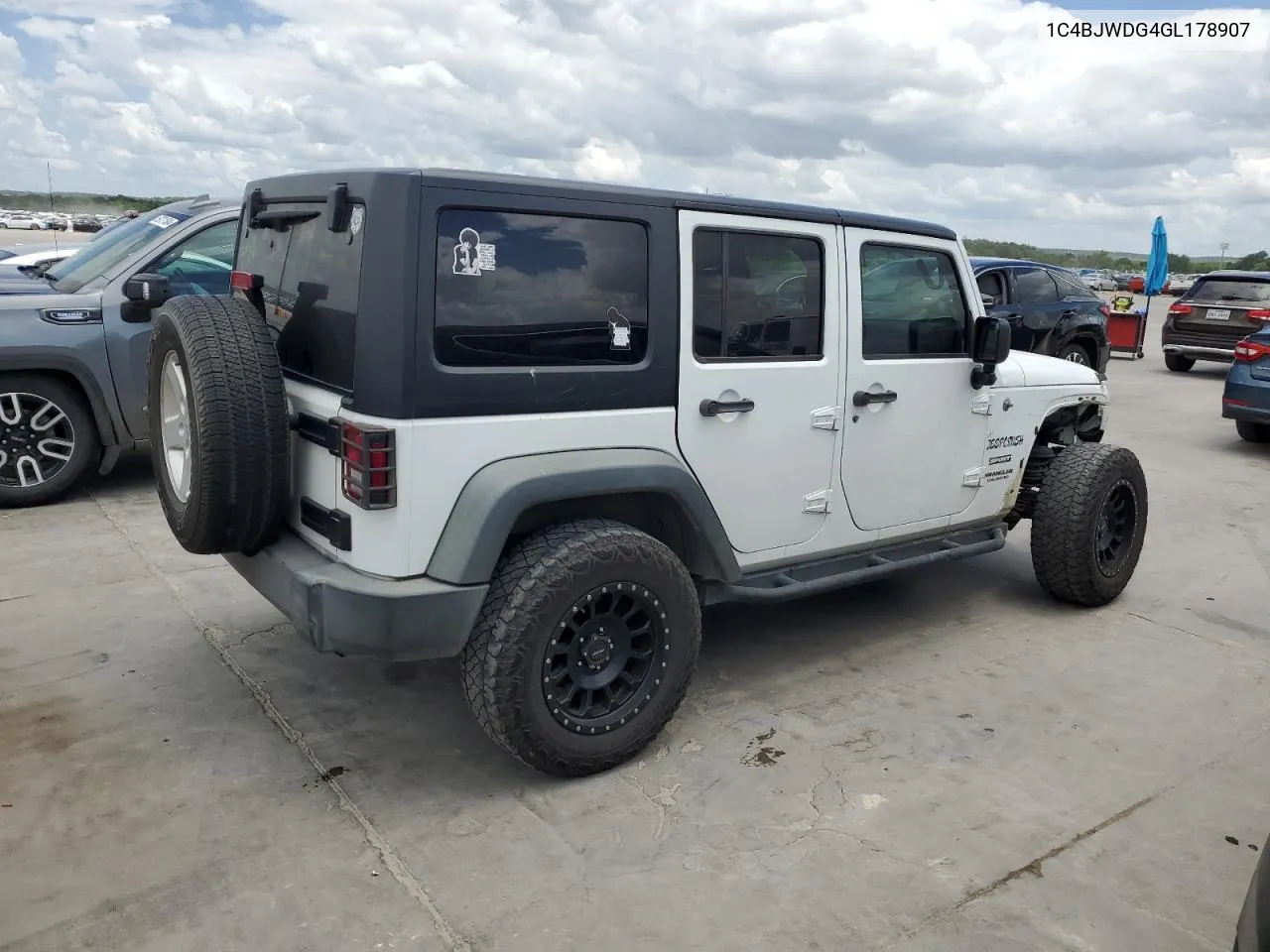 1C4BJWDG4GL178907 2016 Jeep Wrangler Unlimited Sport