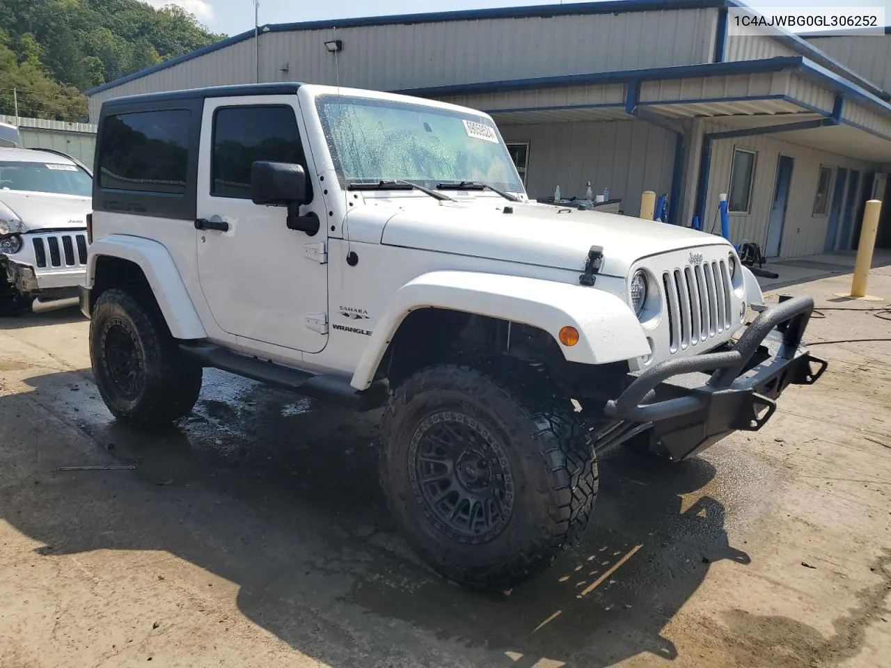 1C4AJWBG0GL306252 2016 Jeep Wrangler Sahara