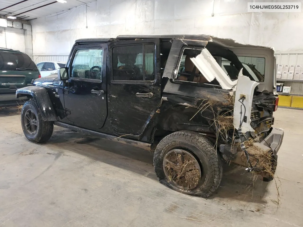 1C4HJWEG5GL253719 2016 Jeep Wrangler Unlimited Sahara