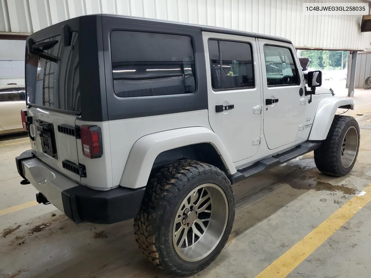 1C4BJWEG3GL258035 2016 Jeep Wrangler Unlimited Sahara