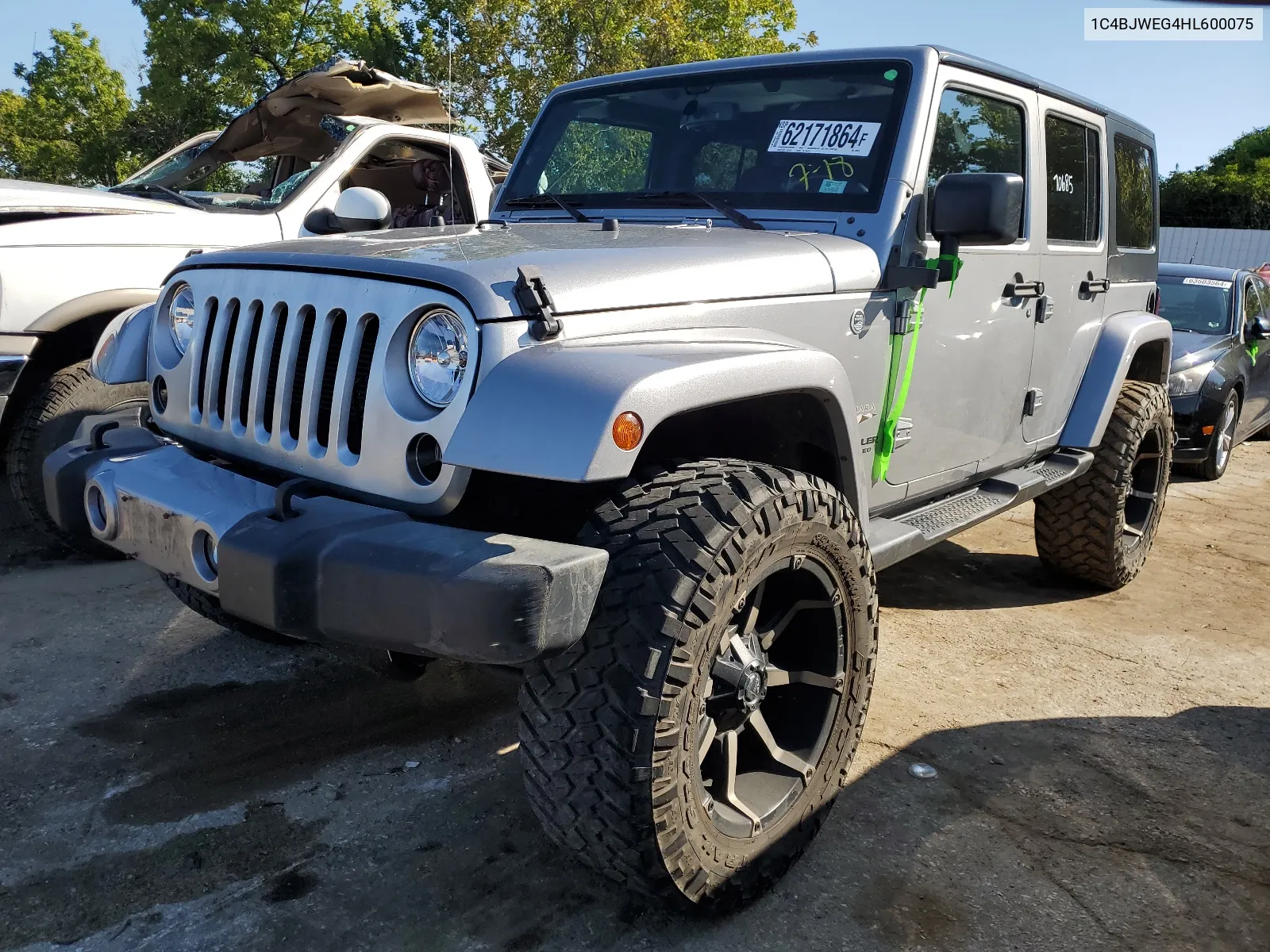 1C4BJWEG4HL600075 2017 Jeep Wrangler Unlimited Sahara