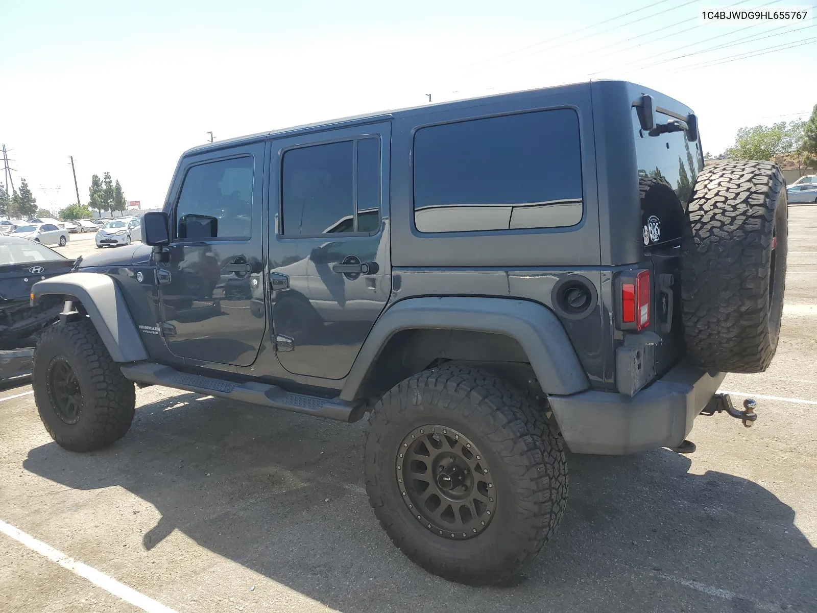 1C4BJWDG9HL655767 2017 Jeep Wrangler Unlimited Sport