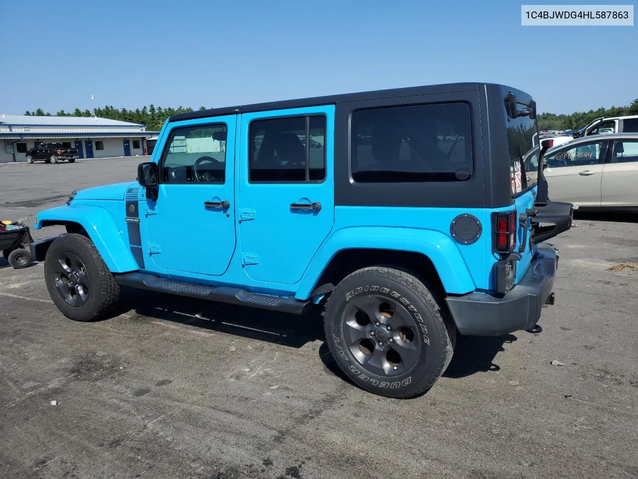 1C4BJWDG4HL587863 2017 Jeep Wrangler Unlimited Sport