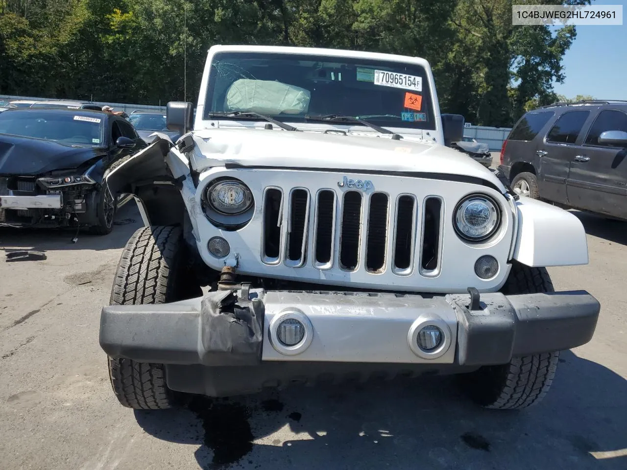 1C4BJWEG2HL724961 2017 Jeep Wrangler Unlimited Sahara