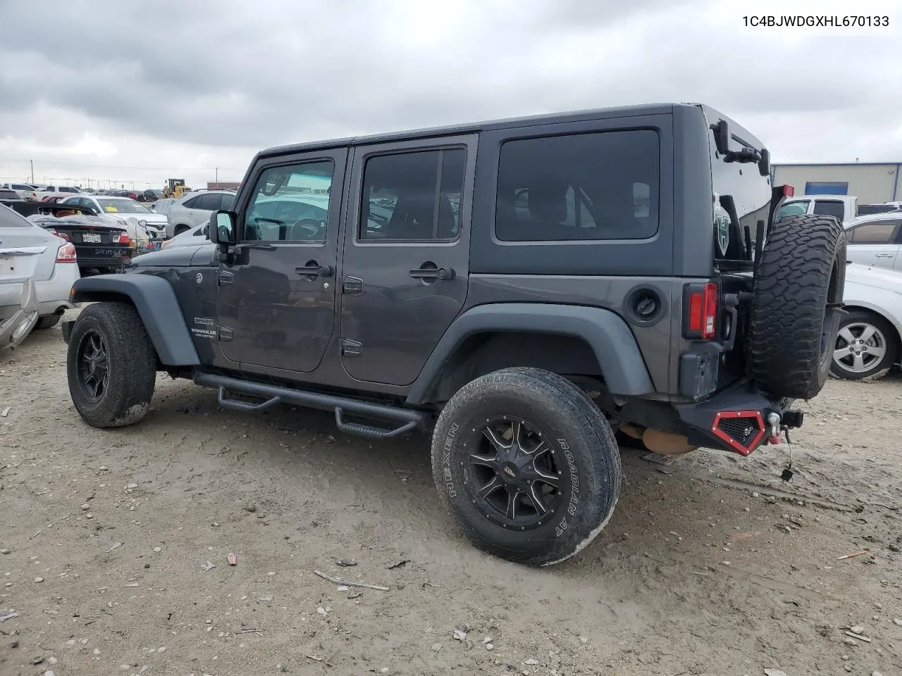 1C4BJWDGXHL670133 2017 Jeep Wrangler Unlimited Sport