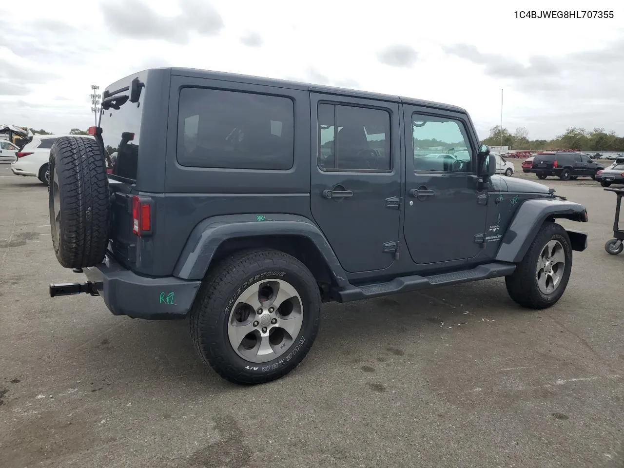 1C4BJWEG8HL707355 2017 Jeep Wrangler Unlimited Sahara