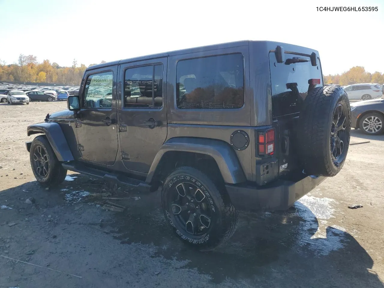 1C4HJWEG6HL653595 2017 Jeep Wrangler Unlimited Sahara