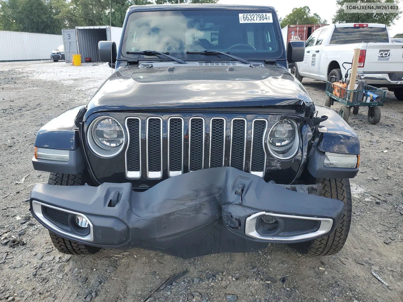 1C4HJXEN4JW261403 2018 Jeep Wrangler Unlimited Sahara