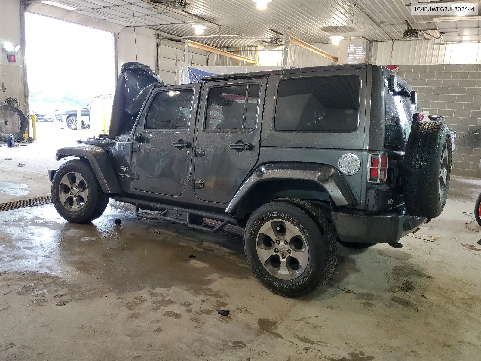 1C4BJWEG3JL802444 2018 Jeep Wrangler Unlimited Sahara