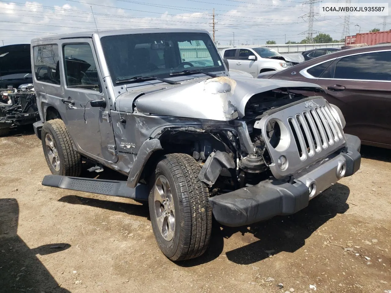 1C4AJWBGXJL935587 2018 Jeep Wrangler Sahara