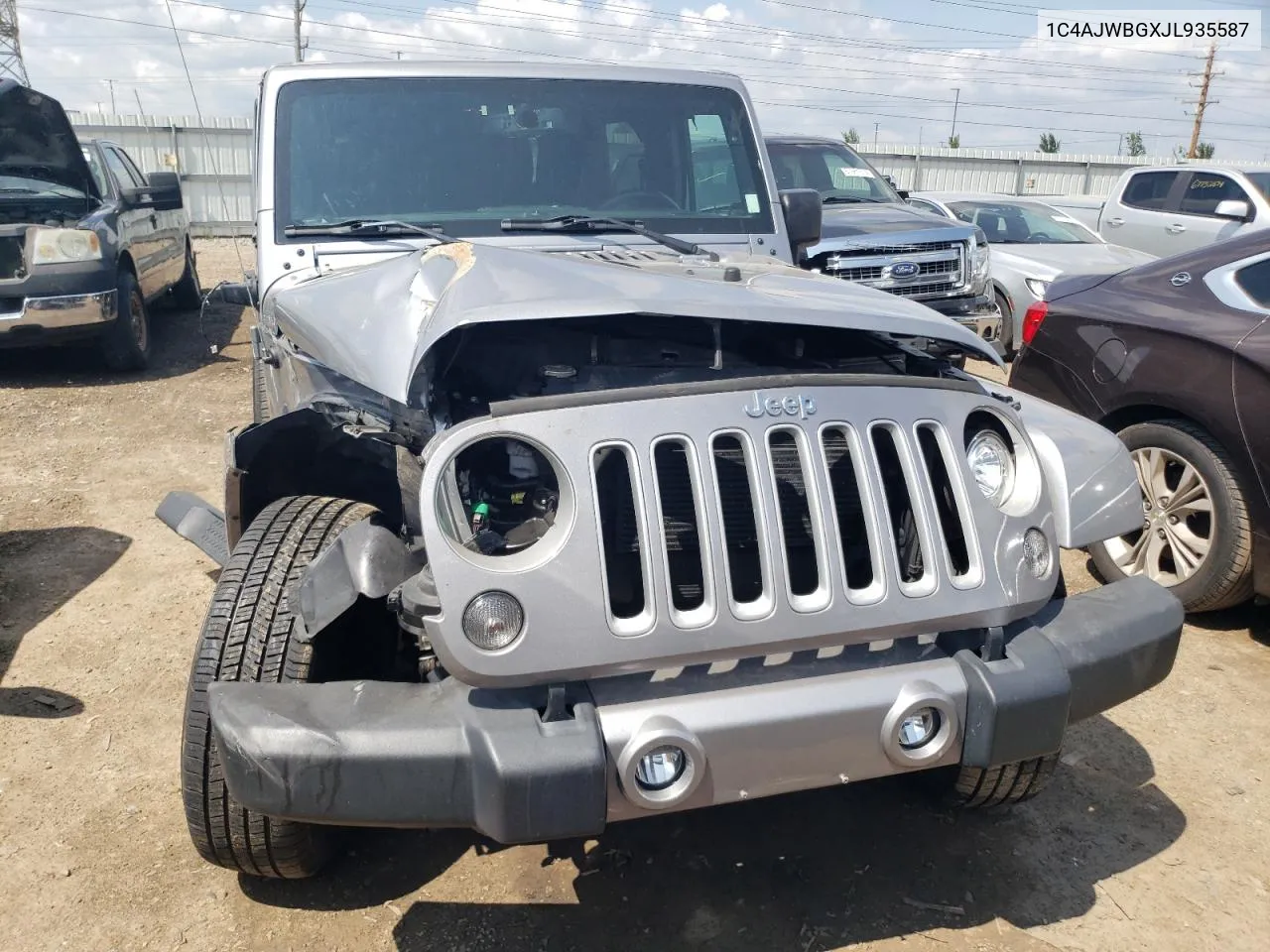 1C4AJWBGXJL935587 2018 Jeep Wrangler Sahara