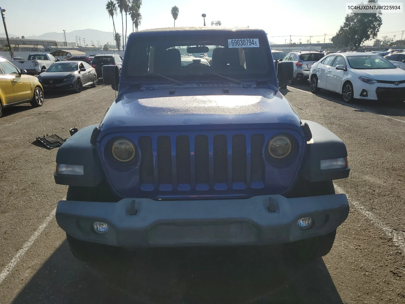 1C4HJXDN7JW225934 2018 Jeep Wrangler Unlimited Sport