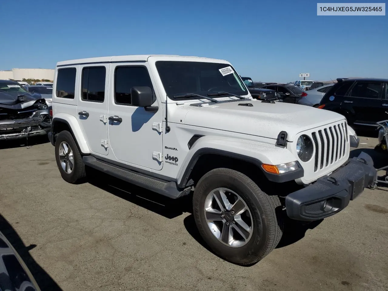 1C4HJXEG5JW325465 2018 Jeep Wrangler Unlimited Sahara