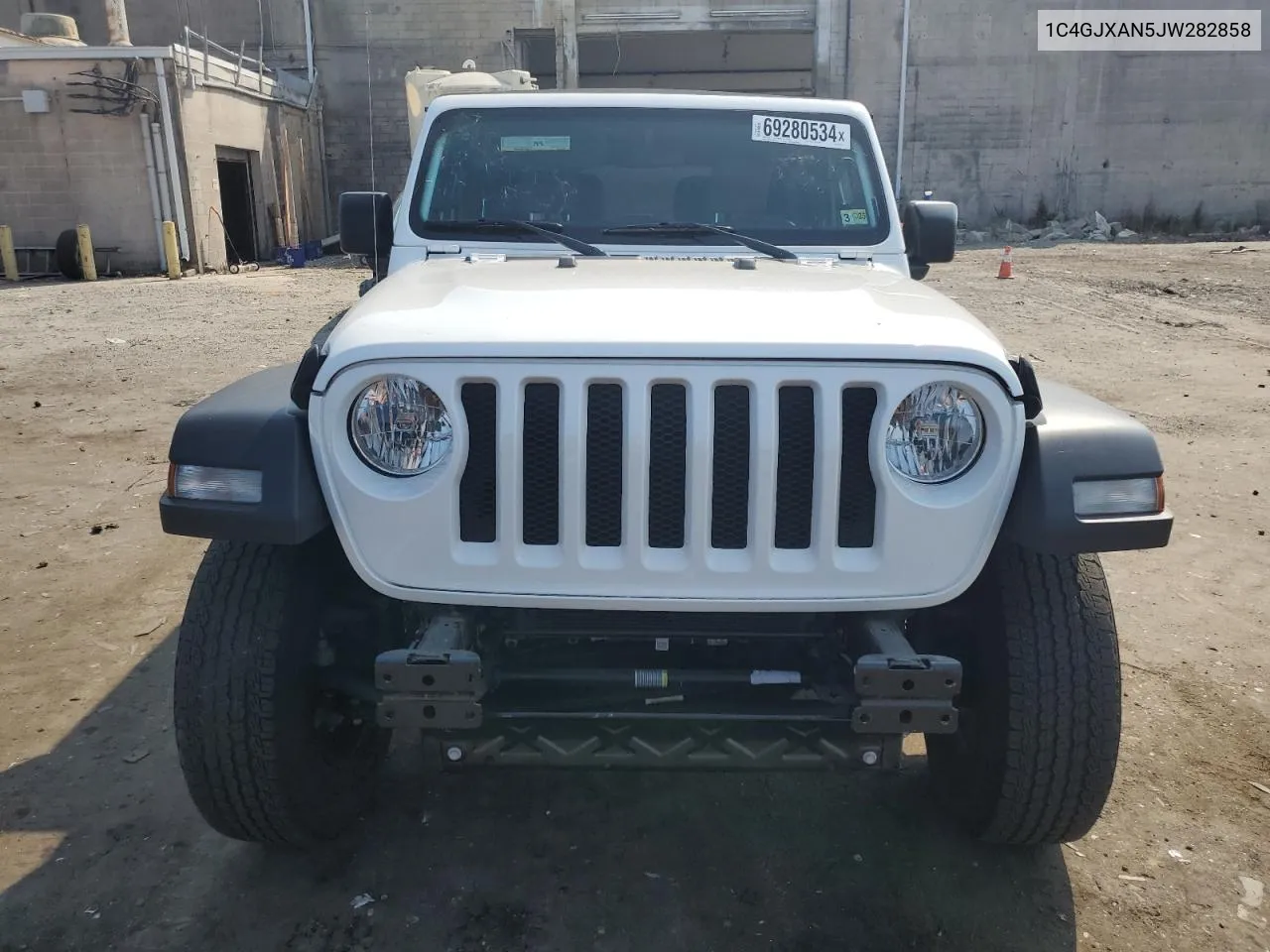 1C4GJXAN5JW282858 2018 Jeep Wrangler Sport