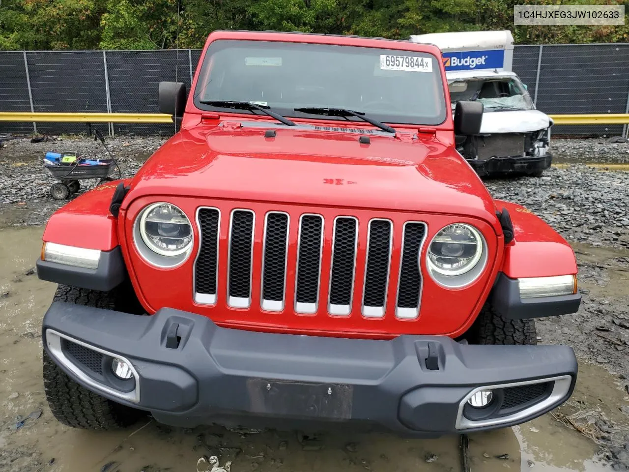 1C4HJXEG3JW102633 2018 Jeep Wrangler Unlimited Sahara