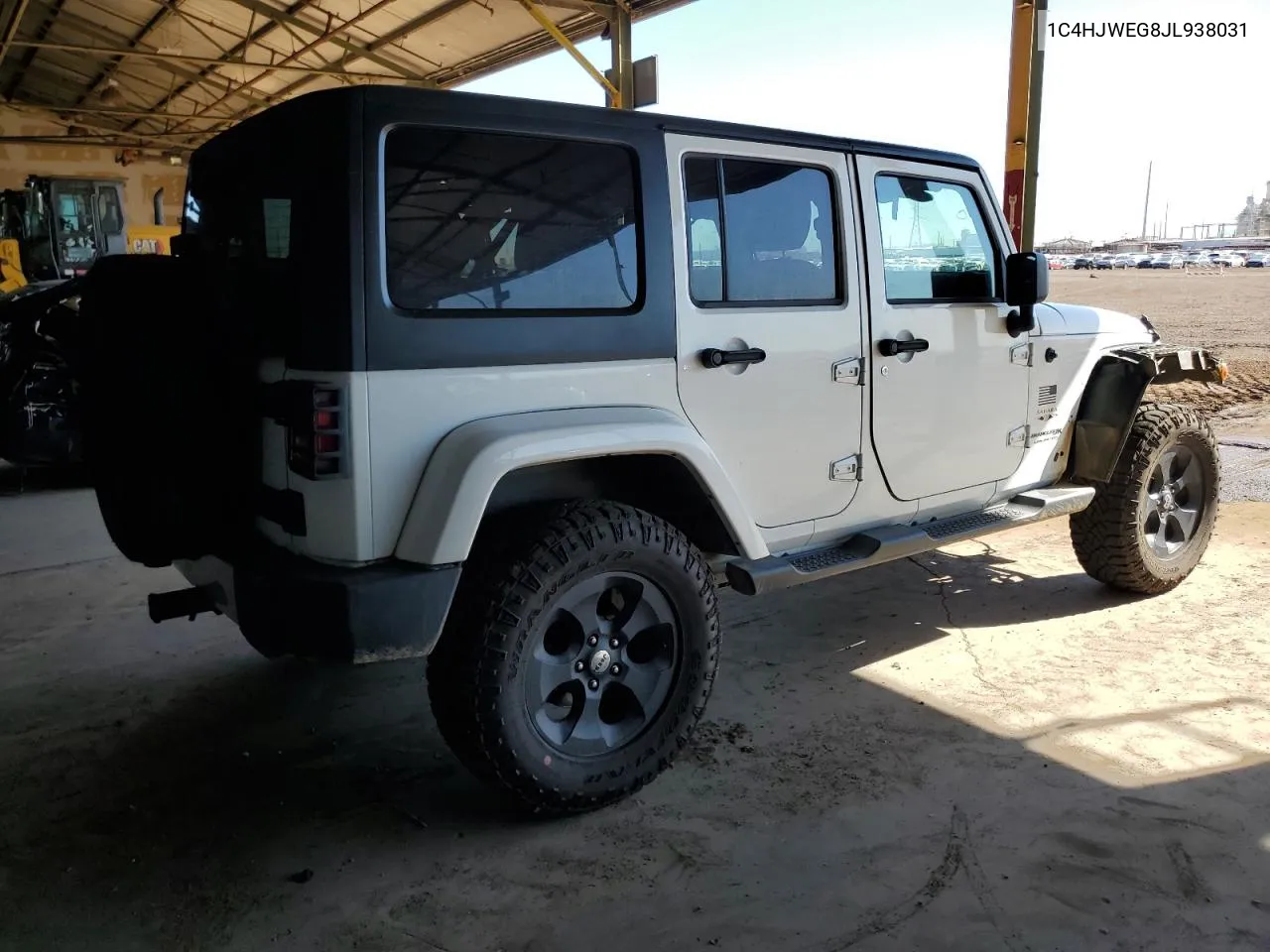 1C4HJWEG8JL938031 2018 Jeep Wrangler Unlimited Sahara