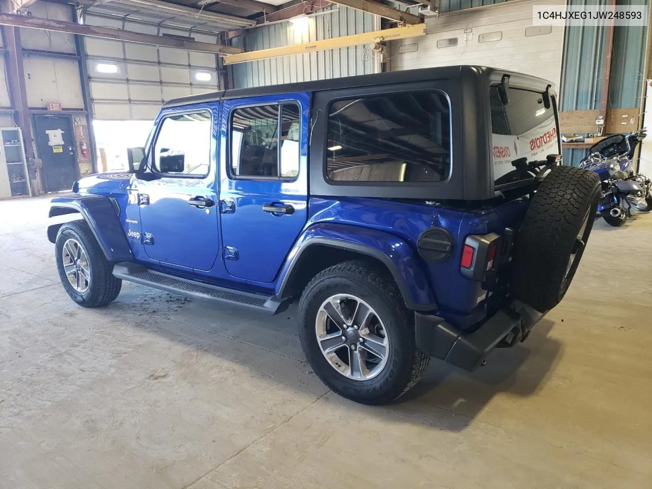 1C4HJXEG1JW248593 2018 Jeep Wrangler Unlimited Sahara