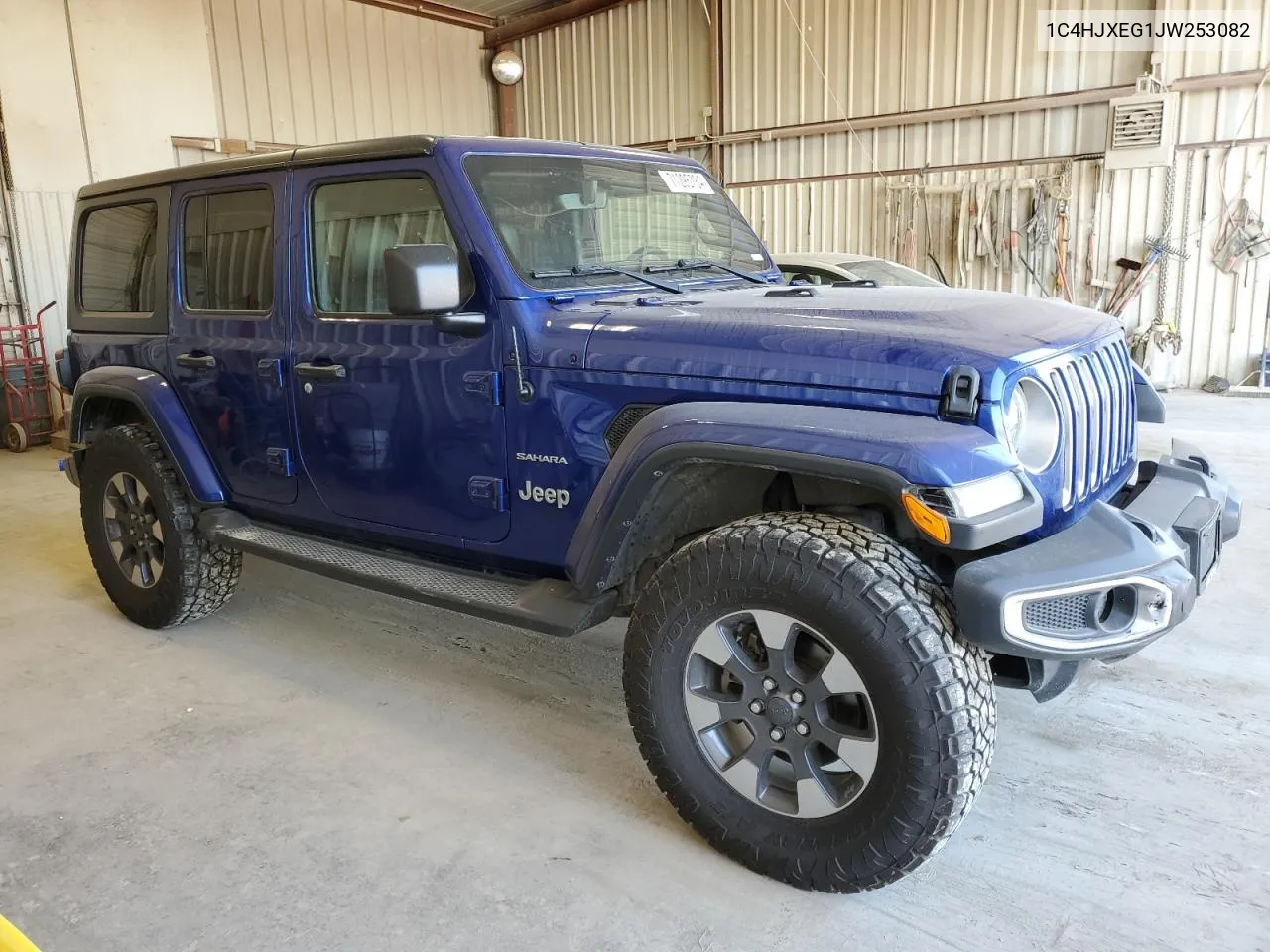 2018 Jeep Wrangler Unlimited Sahara VIN: 1C4HJXEG1JW253082 Lot: 71295784