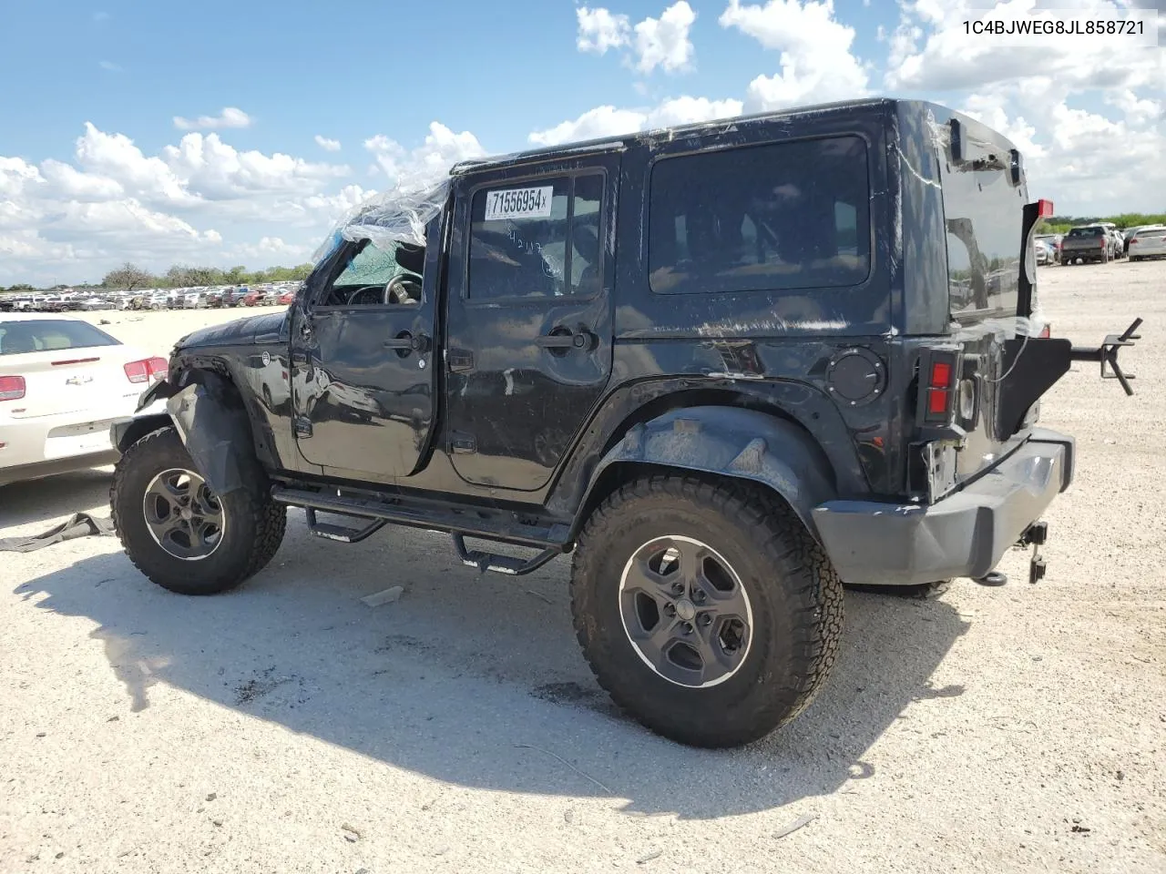 1C4BJWEG8JL858721 2018 Jeep Wrangler Unlimited Sahara