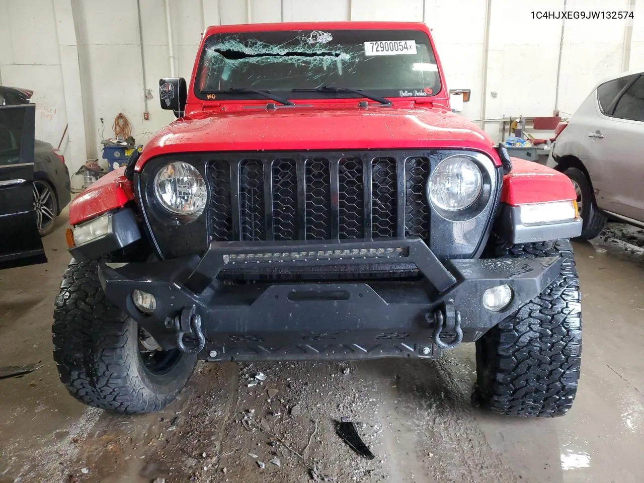 1C4HJXEG9JW132574 2018 Jeep Wrangler Unlimited Sahara