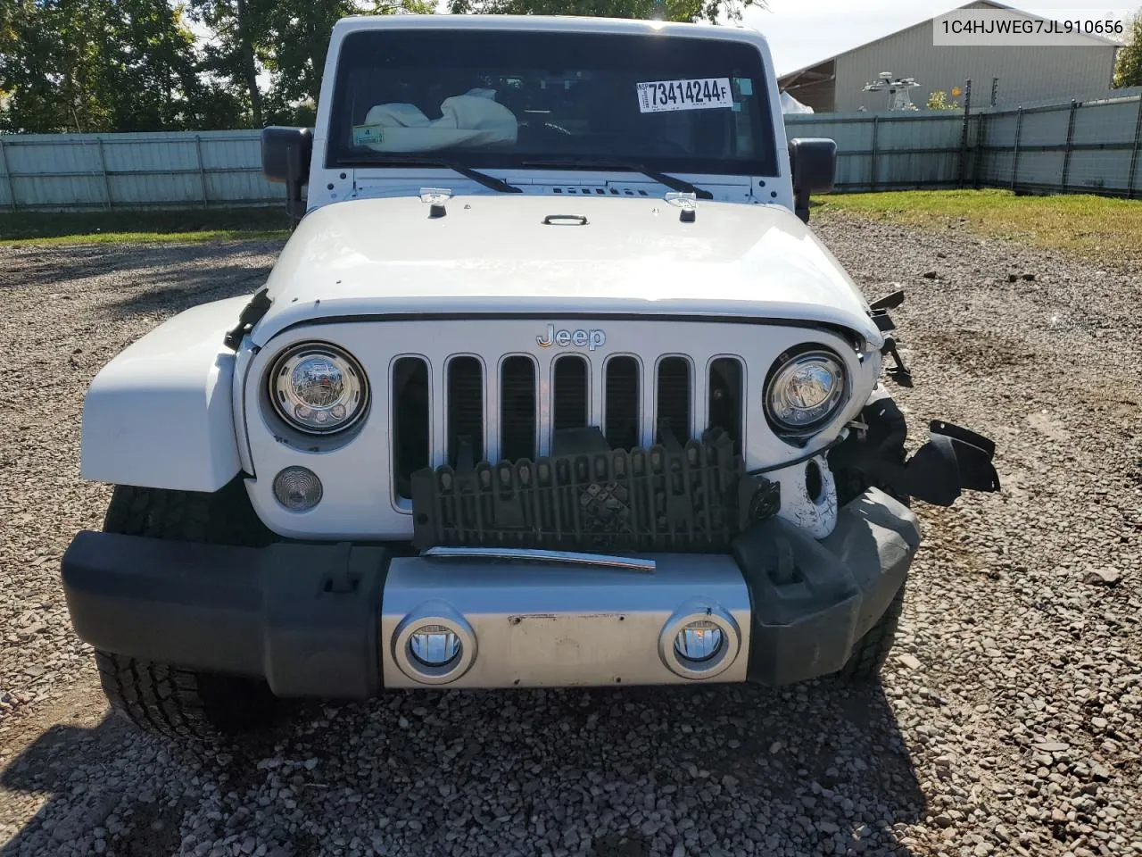 1C4HJWEG7JL910656 2018 Jeep Wrangler Unlimited Sahara