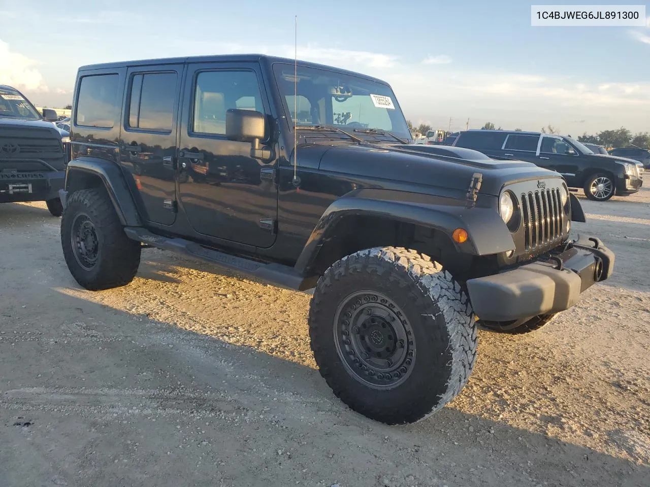 1C4BJWEG6JL891300 2018 Jeep Wrangler Unlimited Sahara