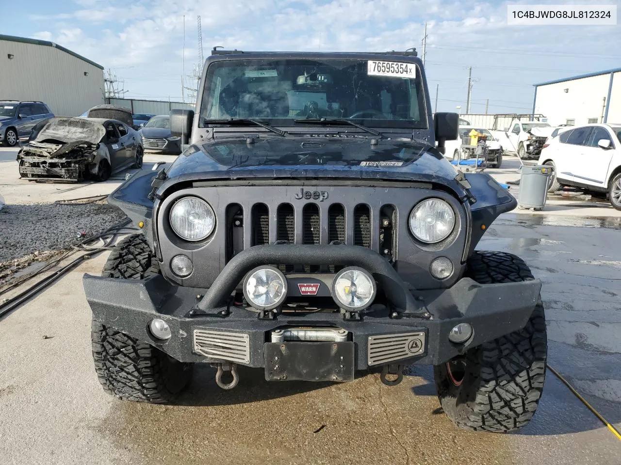 1C4BJWDG8JL812324 2018 Jeep Wrangler Unlimited Sport