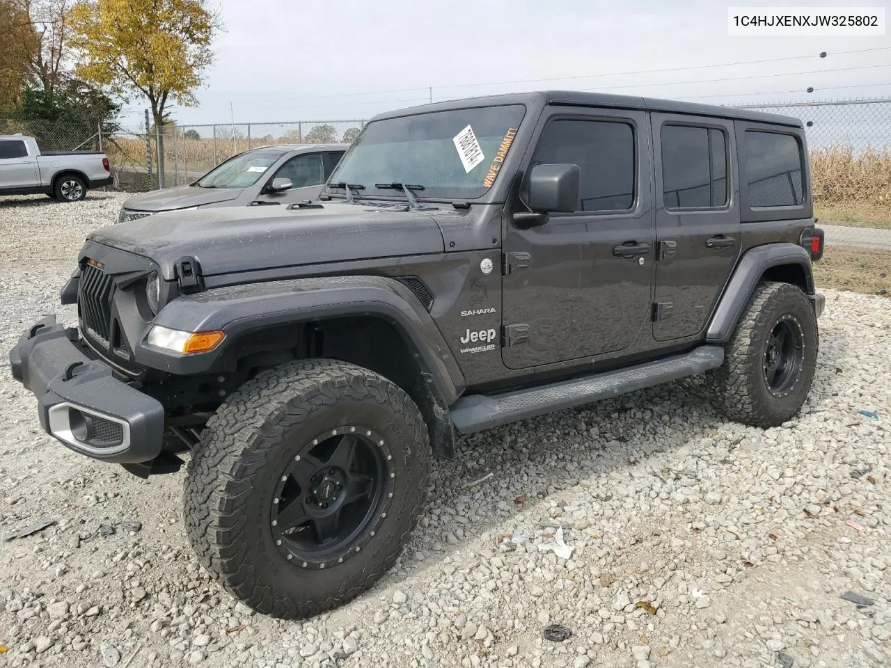 1C4HJXENXJW325802 2018 Jeep Wrangler Unlimited Sahara